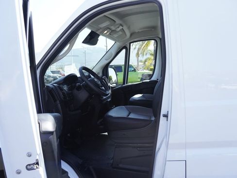 Used 2025 RAM ProMaster 2500 w/ Convenience Group FWD image 23