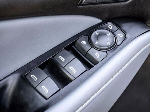 Used 2024 Buick Enclave Premium image 11