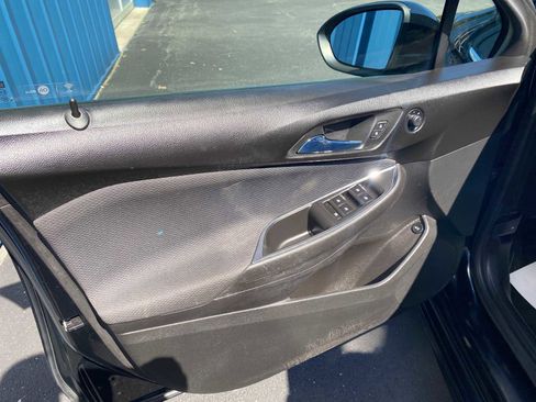 Used 2017 Chevrolet Cruze LT w/ RS Package image 27