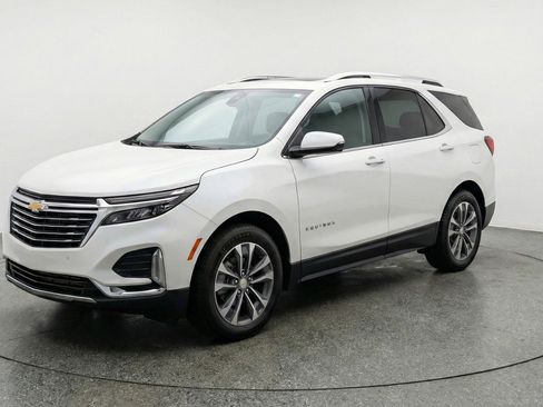 Used 2025 Chevrolet Equinox LT image 3