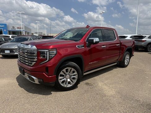 Used 2023 GMC Sierra 1500 Denali w/ Denali Carbonpro Edition AWD/4WD image 2