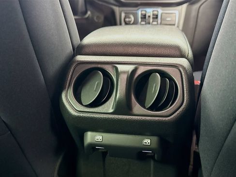 Used 2022 Jeep Wrangler Unlimited Sport AWD/4WD image 23