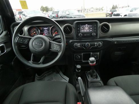 Used 2019 Jeep Wrangler Unlimited Sport image 18