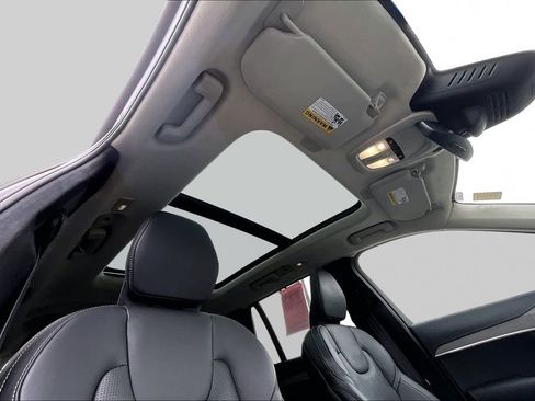 Certified 2025 Volvo XC90 T8 Ultra w/ Lounge Package image 28