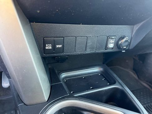 Used 2018 Toyota RAV4 Adventure image 29