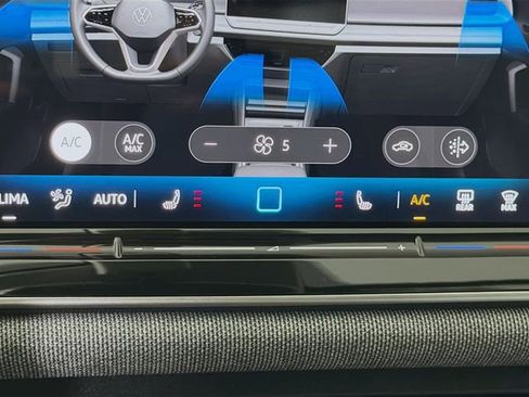 Used 2025 Volkswagen Tiguan S image 19