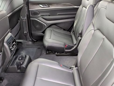 New 2026 Jeep Grand Cherokee L Limited w/ Limited Altitude Package image 27