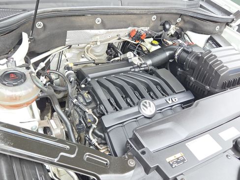 Used 2021 Volkswagen Atlas Cross Sport SE image 29