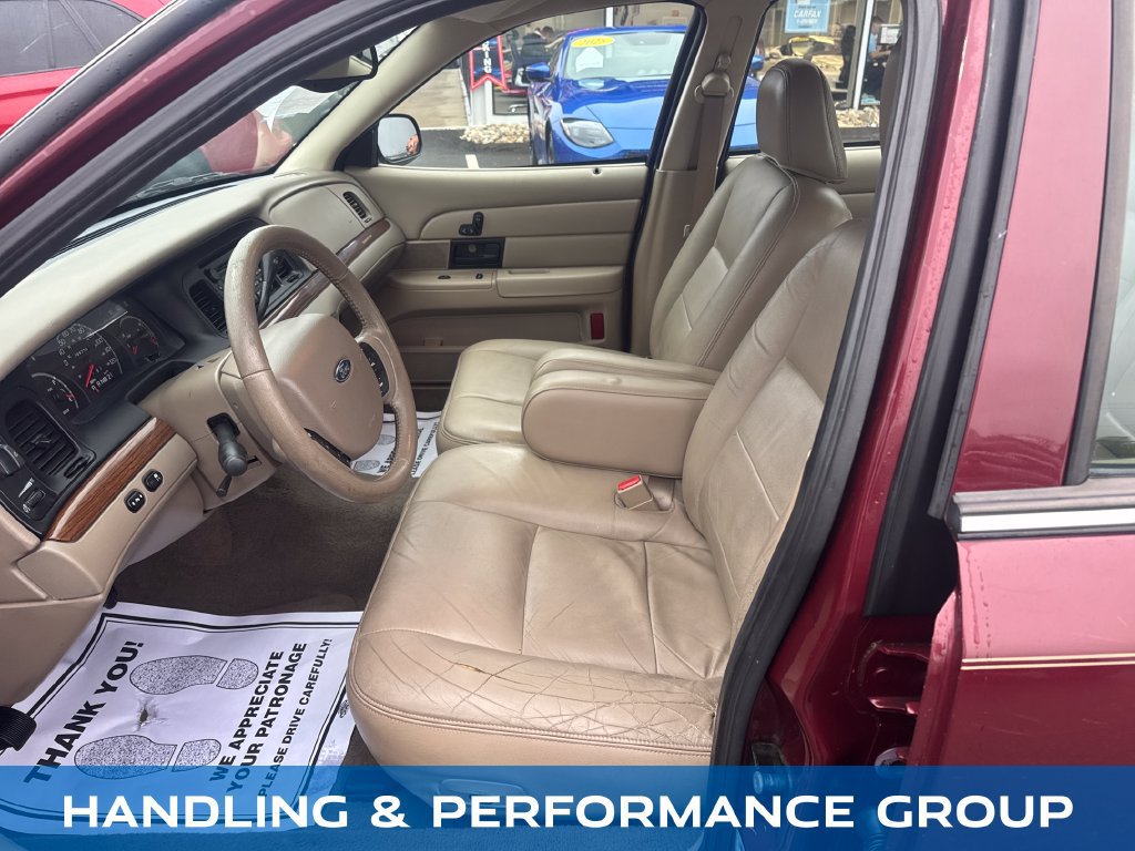 Used 2005 Ford Crown Victoria LX RWD image 10