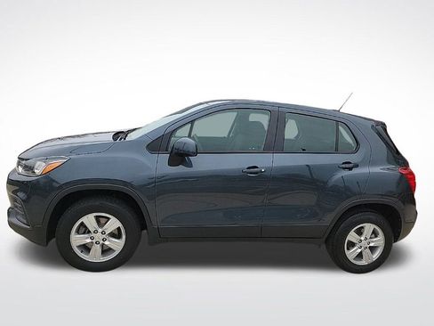 Used 2021 Chevrolet Trax LS image 2
