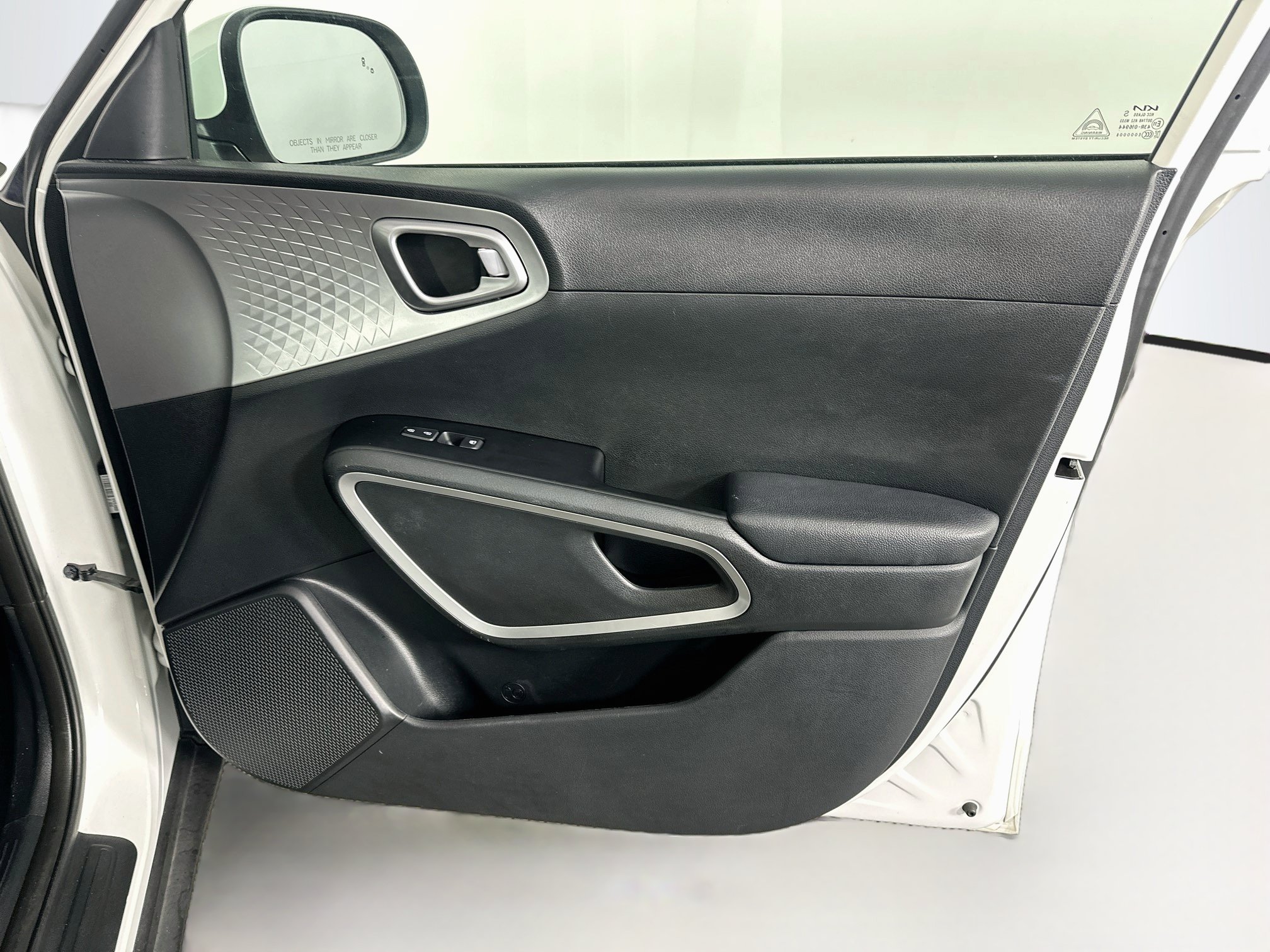 Used 2024 Kia Soul LX w/ Option Group 015 FWD image 32