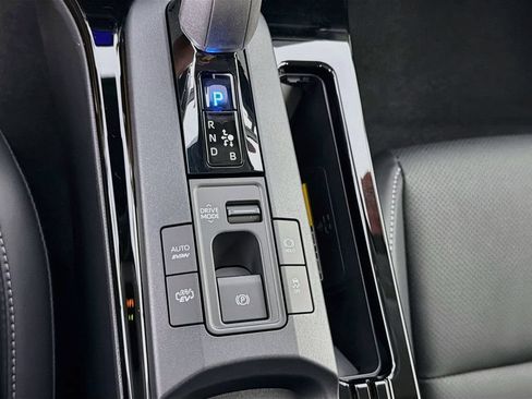 New 2027 Toyota Prius Plug-In Hybrid FWD image 21