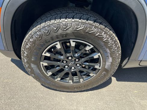 Used 2025 Chevrolet Traverse Z71 AWD/4WD image 6