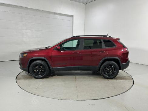 Used 2020 Jeep Cherokee Latitude Plus AWD/4WD image 23