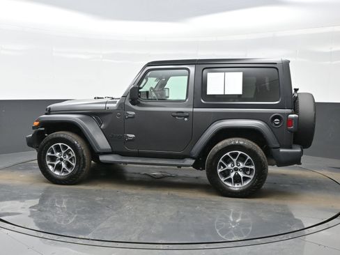 Used 2024 Jeep Wrangler Sport S image 3