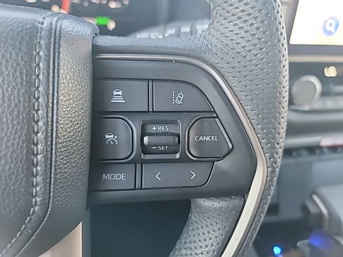 Used 2025 Toyota Sequoia 4WD image 27