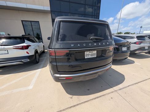 Used 2022 Jeep Wagoneer Series II w/ Premium Group I RWD image 5