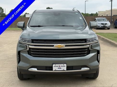 Used 2024 Chevrolet Suburban LT RWD image 9