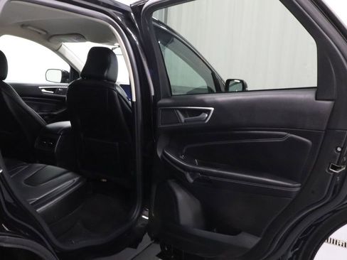 Used 2022 Ford Edge Titanium AWD/4WD image 18