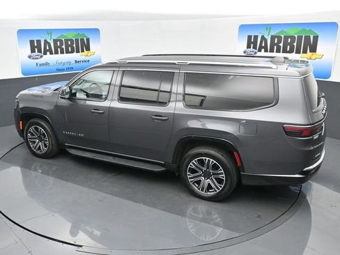 Used 2023 Jeep Wagoneer L Series II image 26