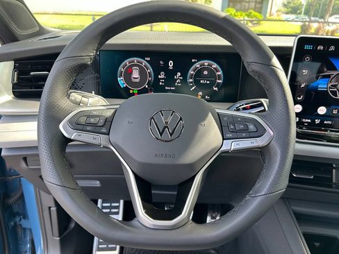 New 2026 Volkswagen Tiguan SE R-Line FWD image 22