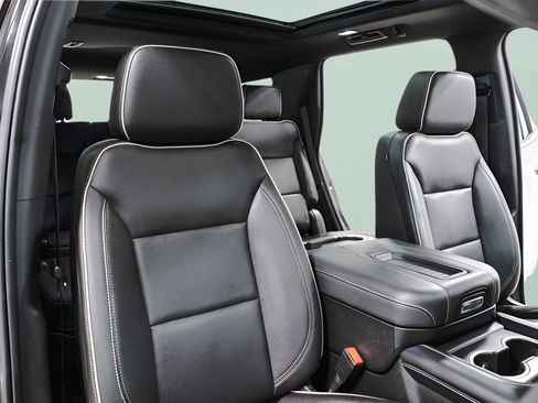 Used 2022 Chevrolet Tahoe Premier AWD/4WD image 39