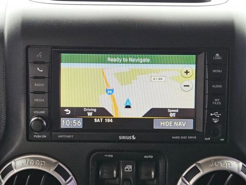 Used 2017 Jeep Wrangler Unlimited Rubicon w/ Connectivity Group image 11