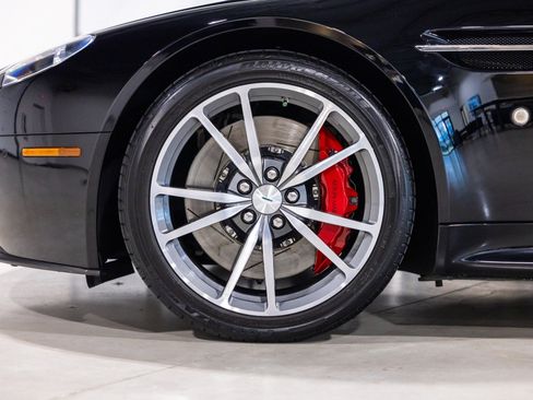 Used 2014 Aston Martin V8 Vantage Roadster RWD image 19
