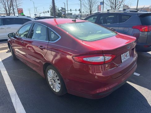 Used 2016 Ford Fusion SE w/ Equipment Group 502A FWD image 4