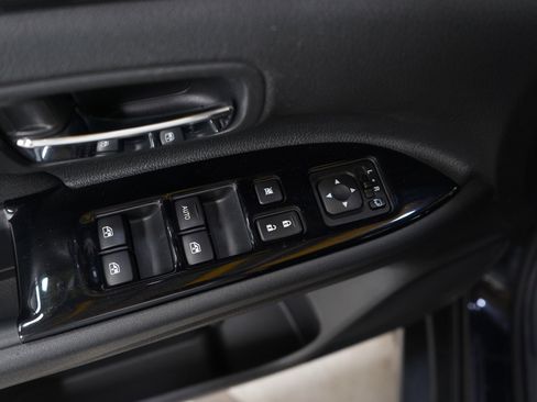 Used 2018 Mitsubishi Outlander LE image 22