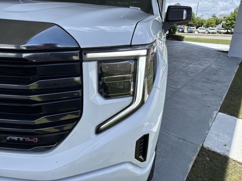 Used 2023 GMC Sierra 1500 AT4 w/ Technology Package AWD/4WD image 4