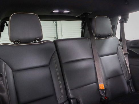 Used 2023 GMC Yukon SLT w/ SLT Luxury Package AWD/4WD image 33