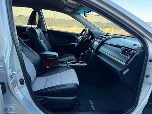 Used 2013 Toyota Camry SE image 17