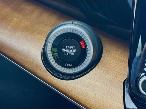 Used 2022 Jeep Grand Wagoneer Series II w/ Convenience Group III AWD/4WD image 16