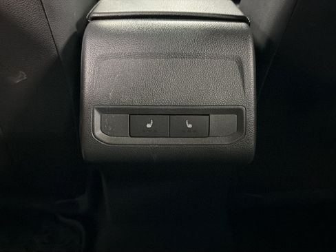Used 2019 Volkswagen Jetta SE w/ Cold Weather Package FWD image 33