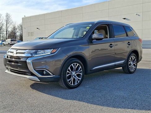 Used 2017 Mitsubishi Outlander SEL image 6