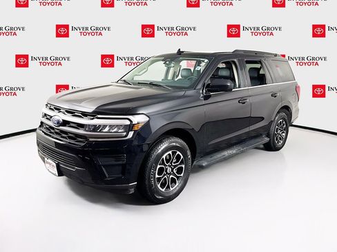 Used 2024 Ford Expedition XLT image 1