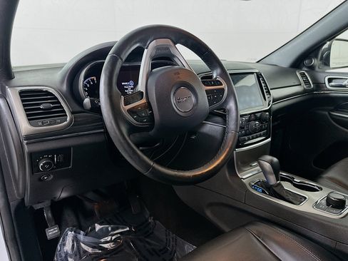 Used 2019 Jeep Grand Cherokee Limited AWD/4WD image 9