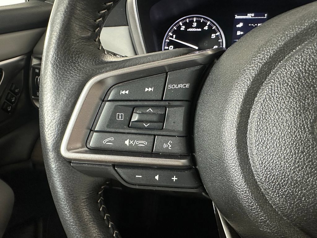 Used 2025 Subaru Outback Limited AWD/4WD image 13