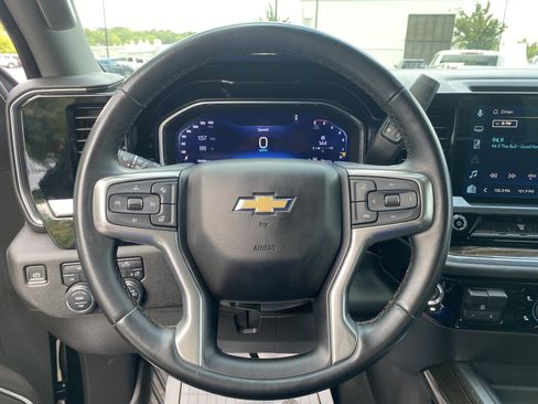 Used 2024 Chevrolet Silverado 2500 LT AWD/4WD image 18