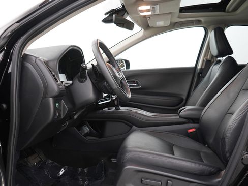 Used 2021 Honda HR-V Touring image 23