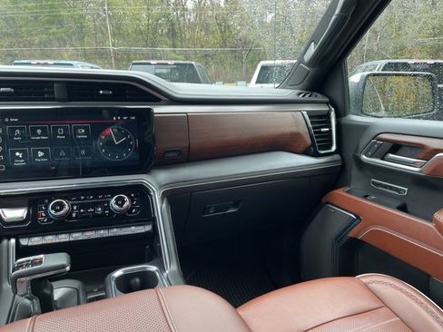 Used 2024 GMC Sierra 1500 Denali Ultimate image 25