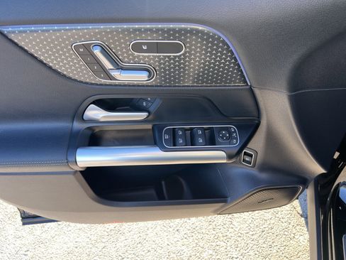 Used 2025 Mercedes-Benz GLA 250 4MATIC image 14