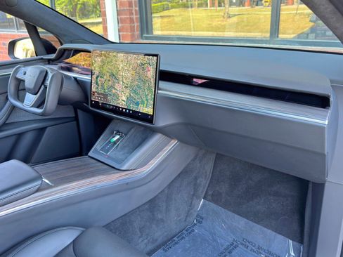 Used 2023 Tesla Model X AWD/4WD image 14