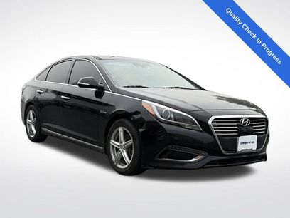 Used 2017 Hyundai Sonata Limited w/ Ultimate Package 02