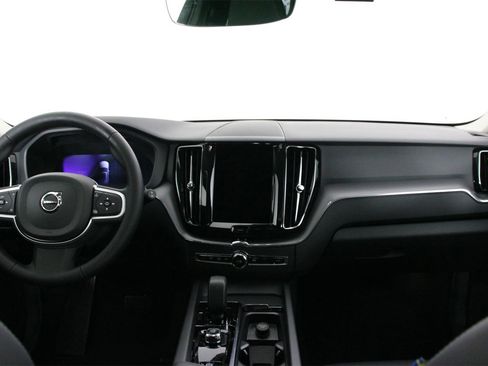 New 2025 Volvo XC60 B5 Core w/ Climate Package image 5