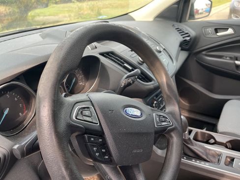 Used 2017 Ford Escape SE image 26