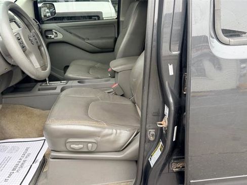 Used 2013 Nissan Frontier SL image 11