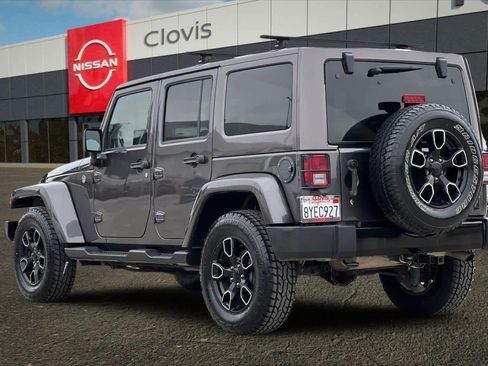 Used 2017 Jeep Wrangler Unlimited Sahara image 7