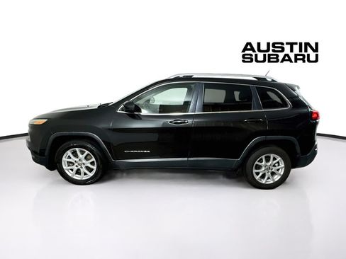 Used 2016 Jeep Cherokee Latitude FWD image 4